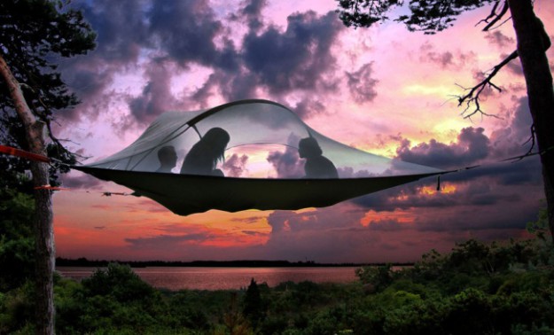 6648460-R3L8T8D-650-suspended-treehouse-tent-tentsile-alex-shirley-smith-1